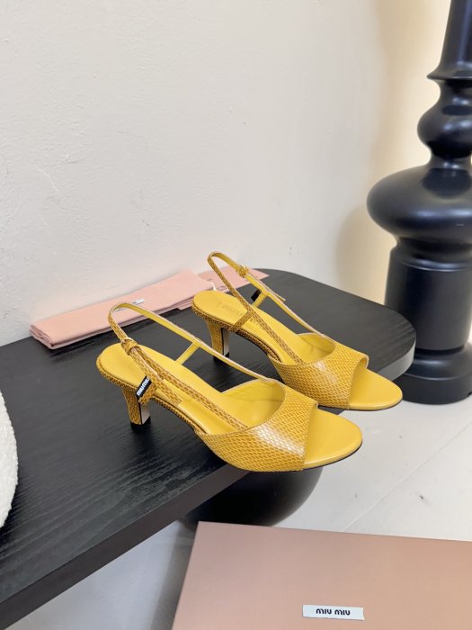 Босоножки фото 2