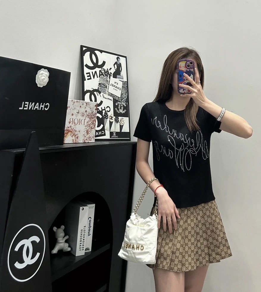 Футболка жіноча фото 8