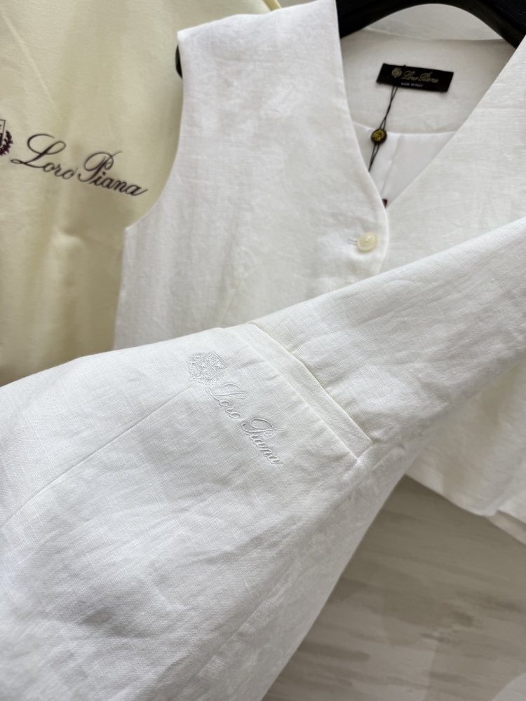 Костюм женский фото 5