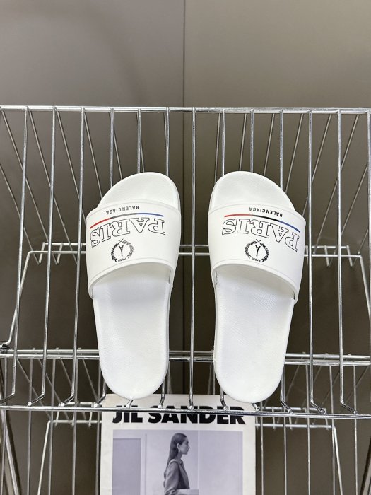 Шлепанцы фото 6