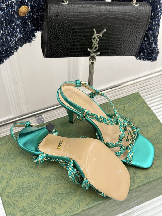 Босоножки фото 9