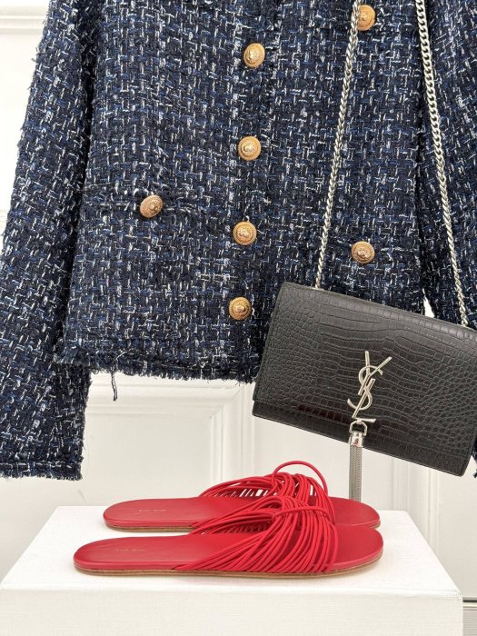 Шлепанцы женские