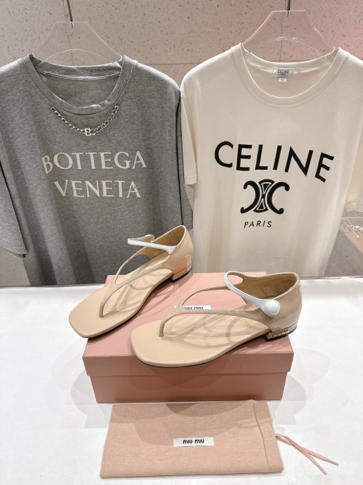 Босоножки фото 3