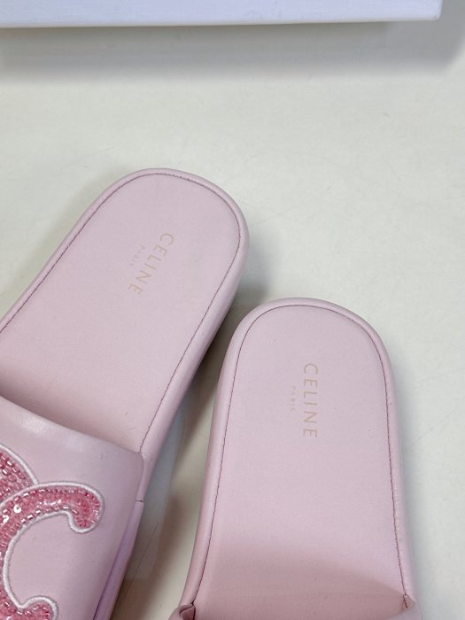 Шлепанцы женские фото 8