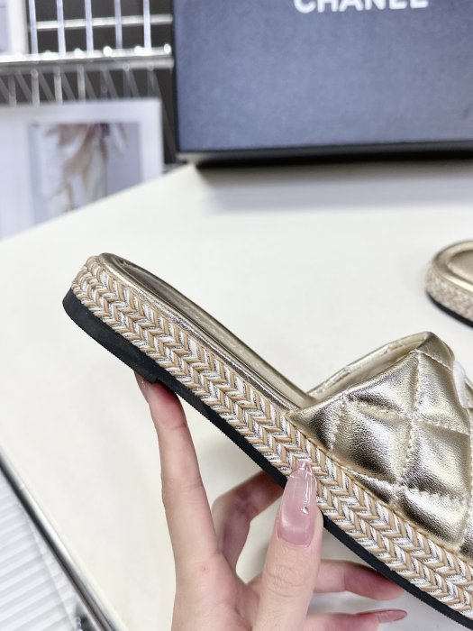 Шлепанцы фото 9