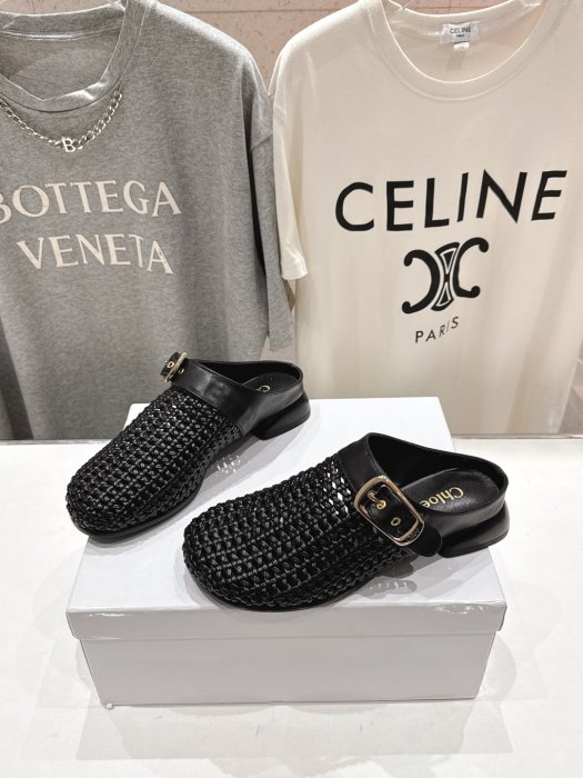 Шльопанці жіночі фото 3