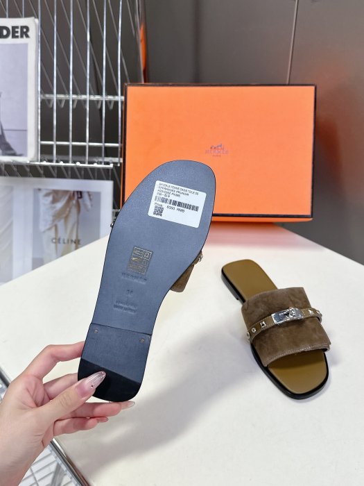 Шлепанцы фото 9