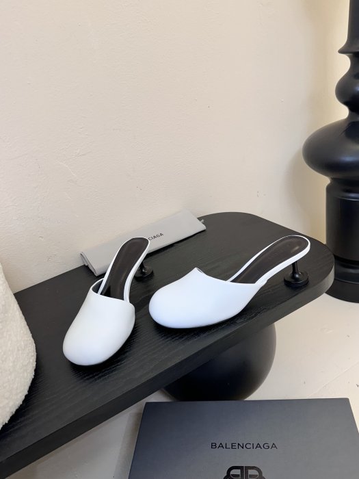 Шлепанцы женские фото 3