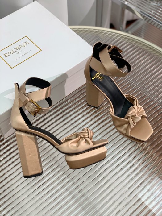 Sandals фото 2