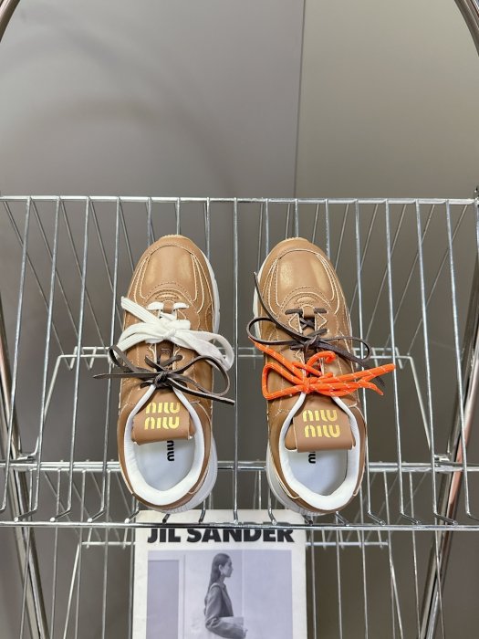 Кроссовки женские фото 6