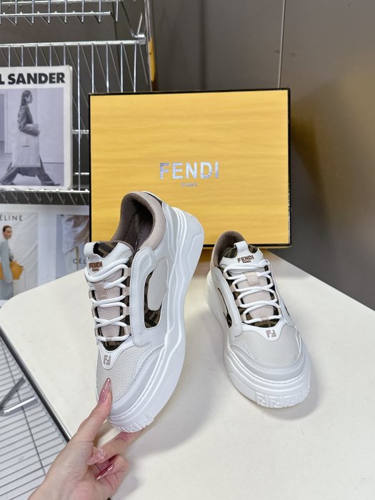 Кроссовки фото 5