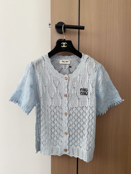 Футболка женская