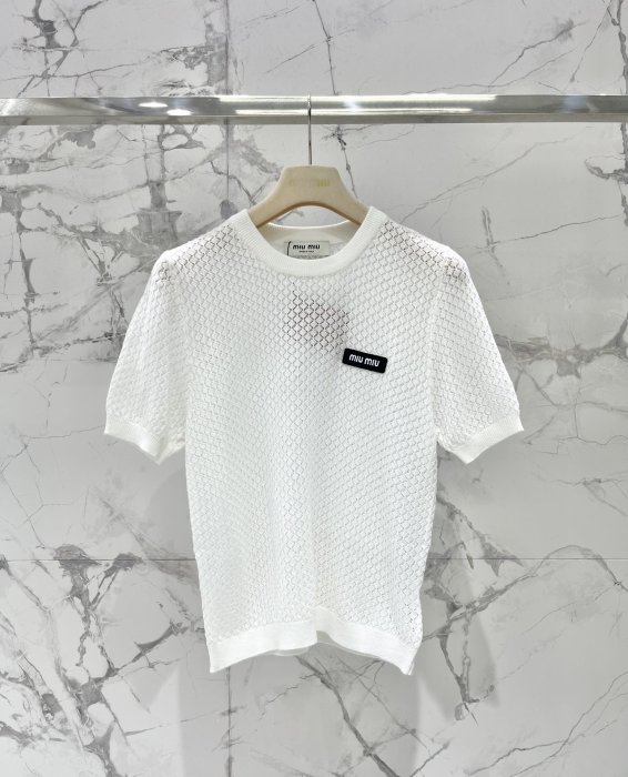 Футболка женская