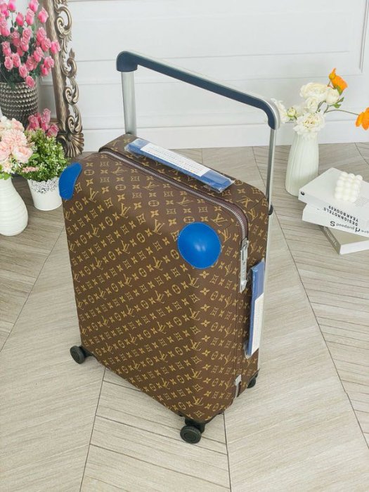 Чемодан Horizon 55 для ручной клади 38х55х21 см