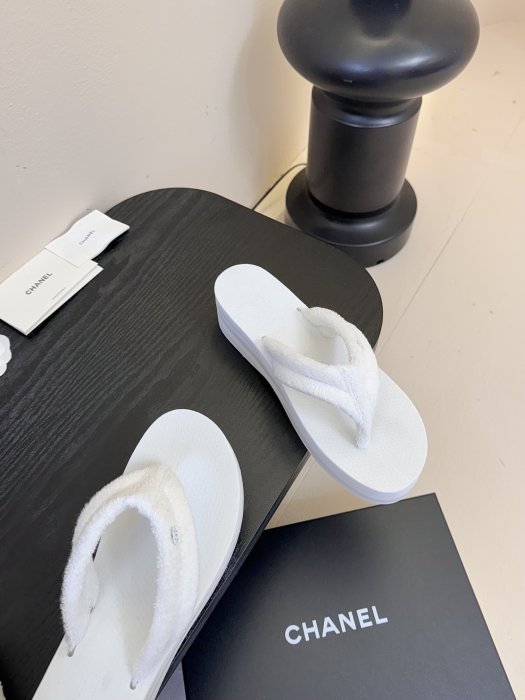 Шлепанцы фото 4