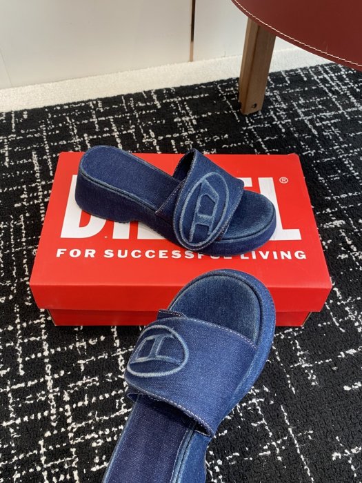 Шльопанці жіночі фото 6