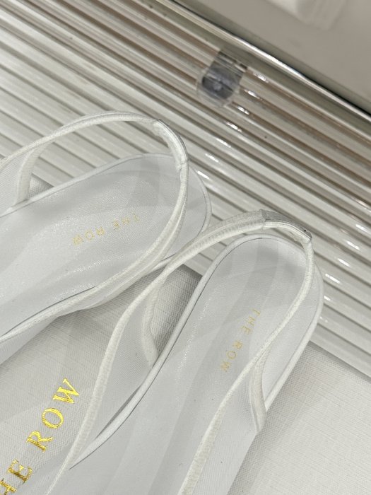 Босоножки фото 8