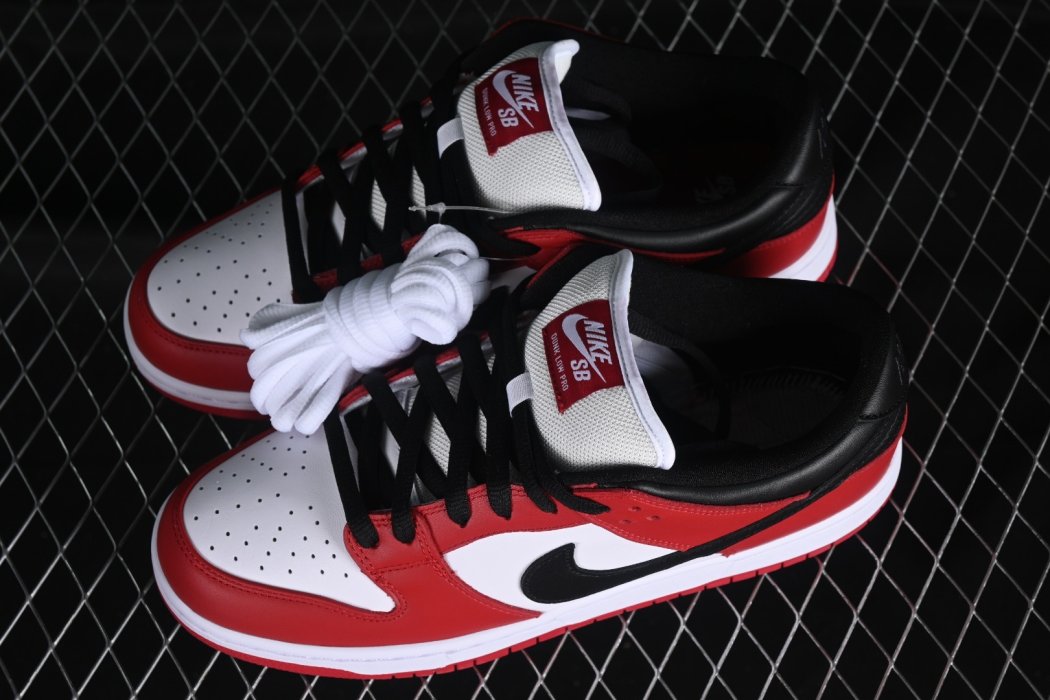 Sneakers SB Dunk Low Pro Chicago фото 7