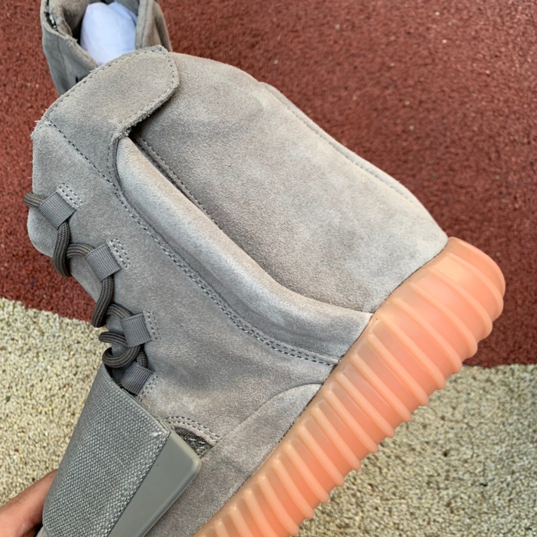 Кроссовки Yeezy Boost 750 Grey Gum BB1840 фото 6