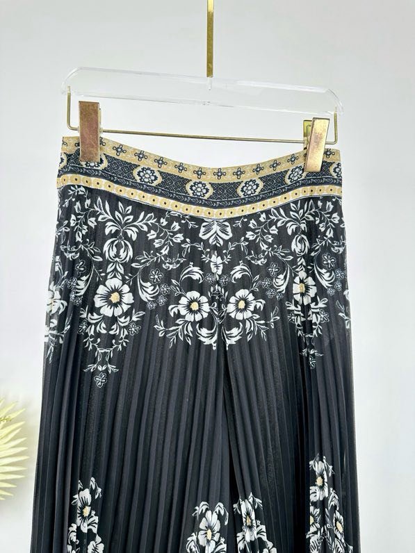 Long skirt of series ILLUMINATE фото 3