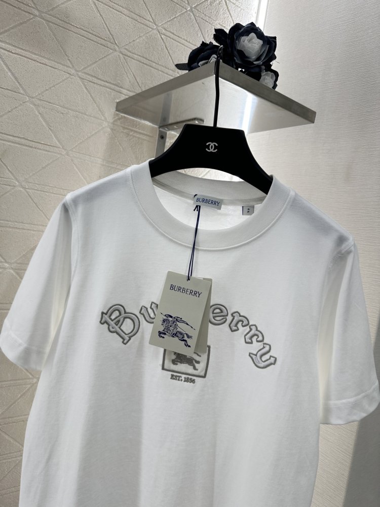 T-shirt women's фото 3