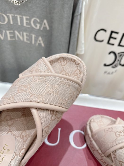 Шлепанцы фото 7