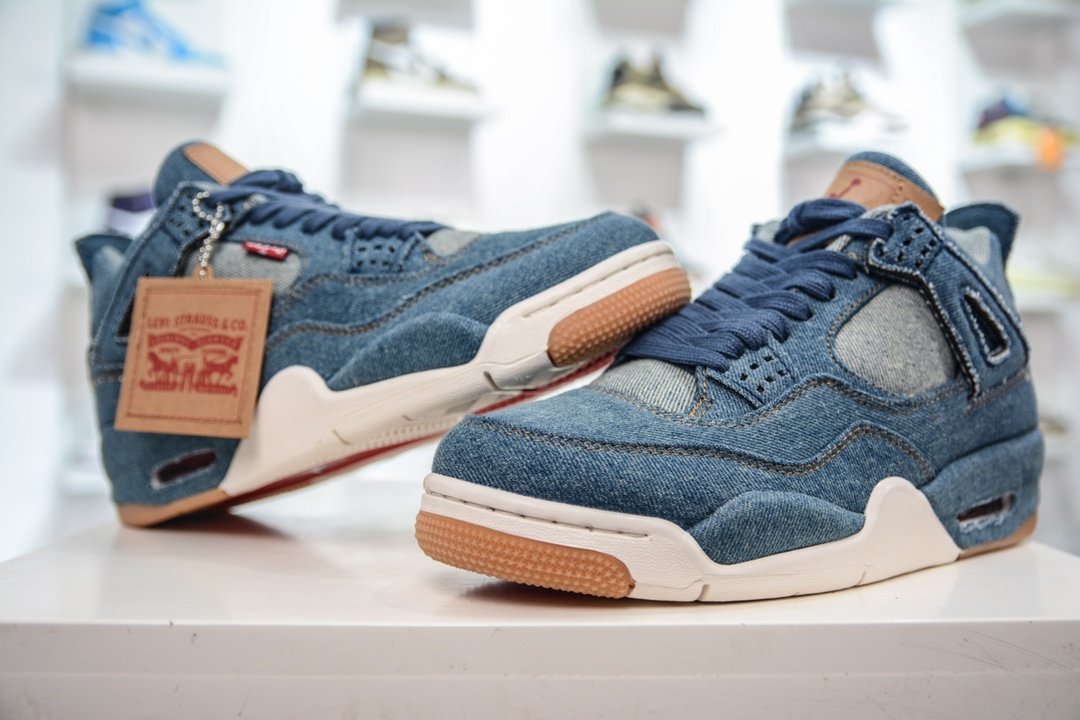 Кроссовки Air Jordan 4 Retro X Levis denim AO2571-401 фото 3