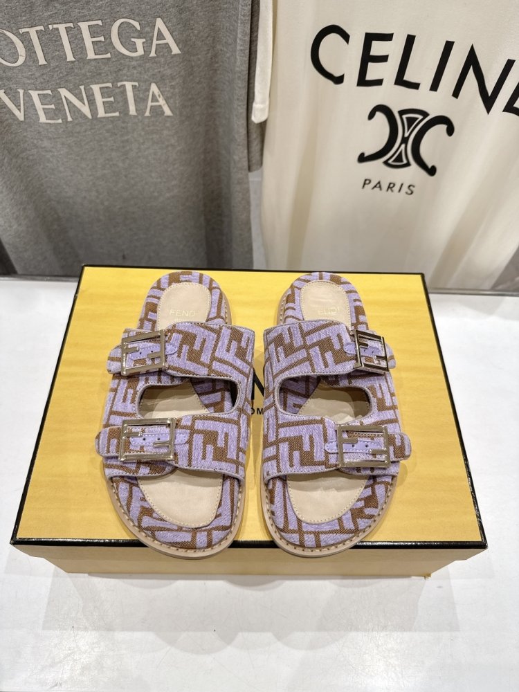 Шлепанцы женские