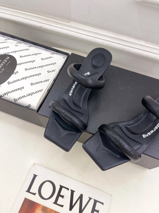 Босоножки фото 6