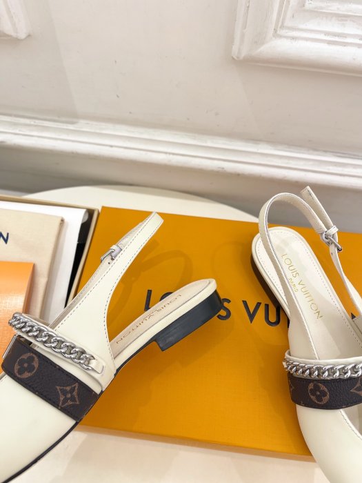 Босоножки фото 8