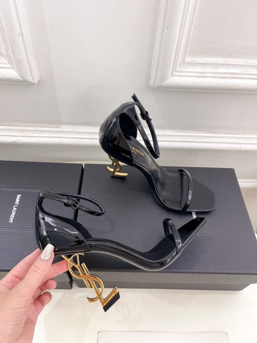 Босоножки фото 5