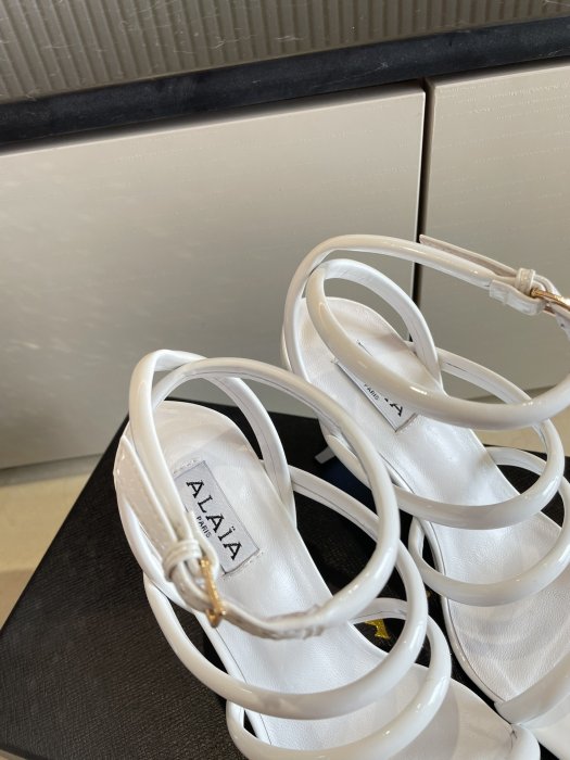 Босоножки фото 6