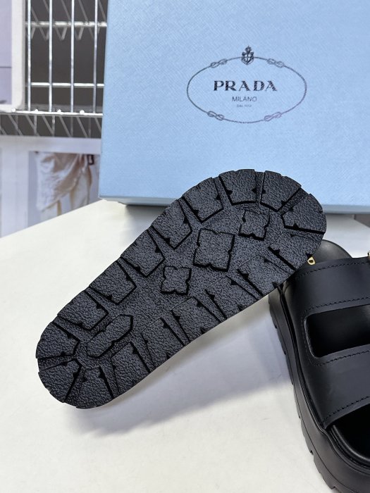 Шлепанцы фото 9