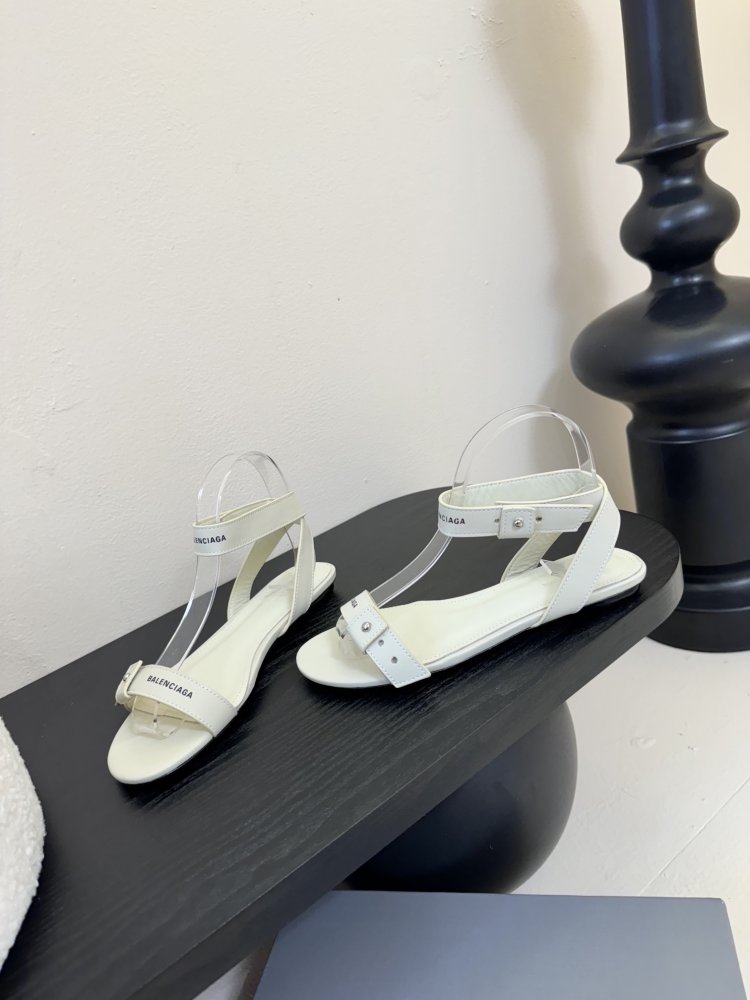 Босоножки фото 3