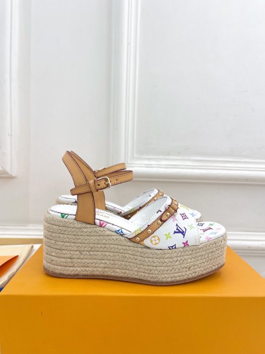 Босоножки фото 3