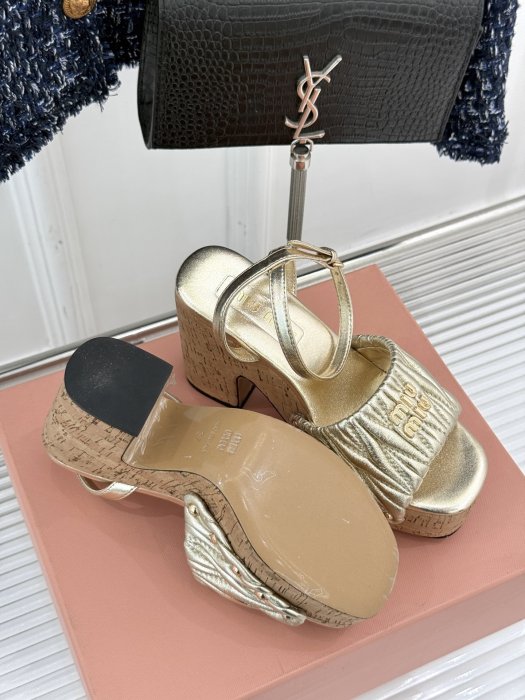 Босоножки фото 9