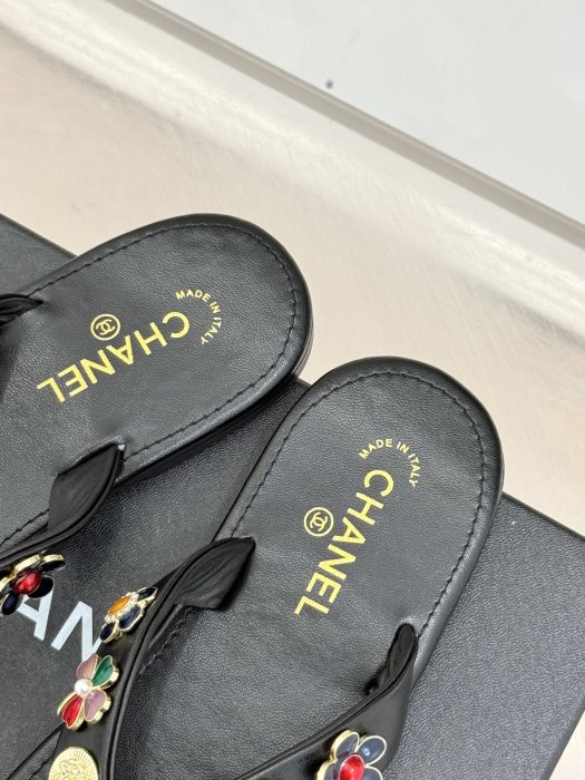 Шлепанцы фото 8