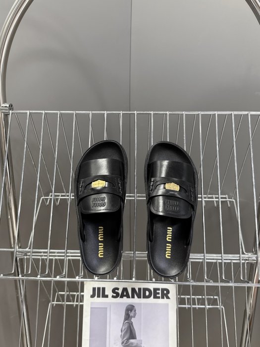 Шлепанцы женские фото 6