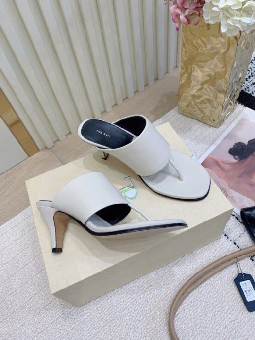 Босоножки фото 3