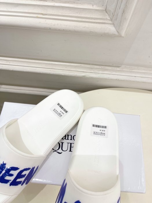 Шльопанці жіночі фото 8