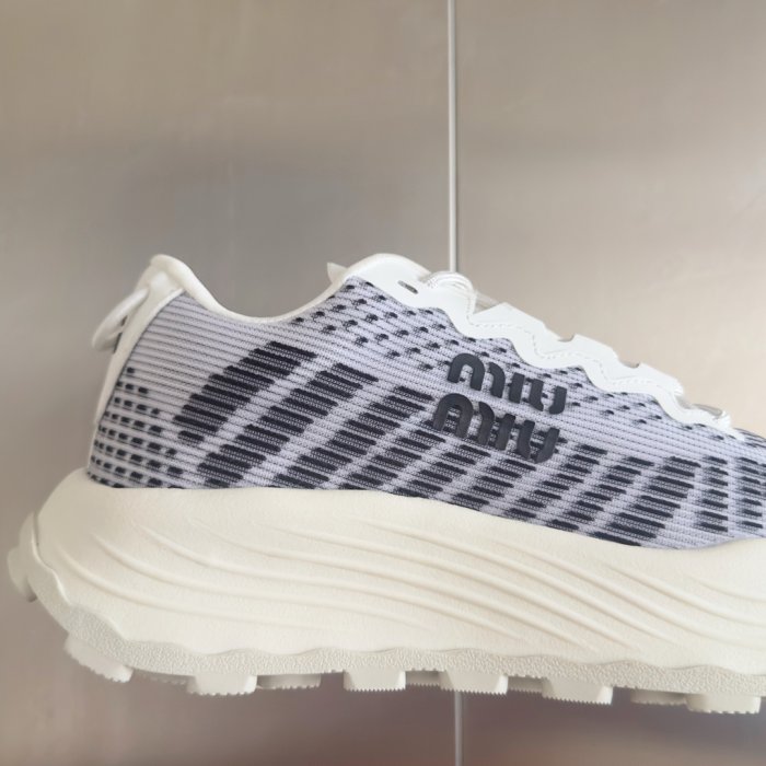 Кроссовки фото 8