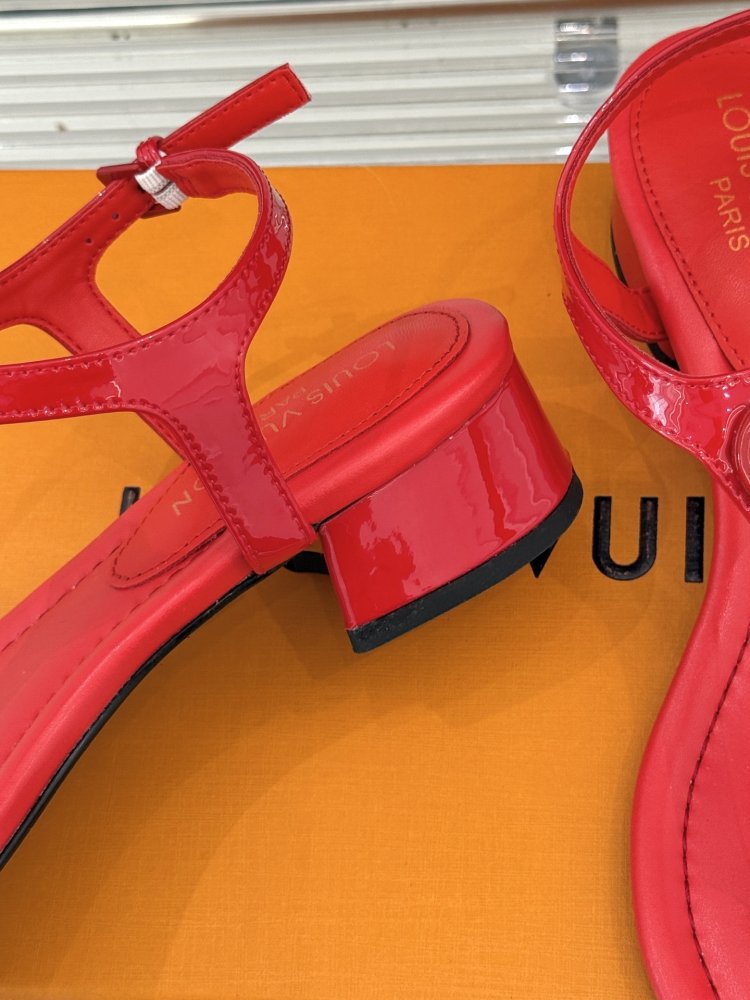 Босоножки фото 6