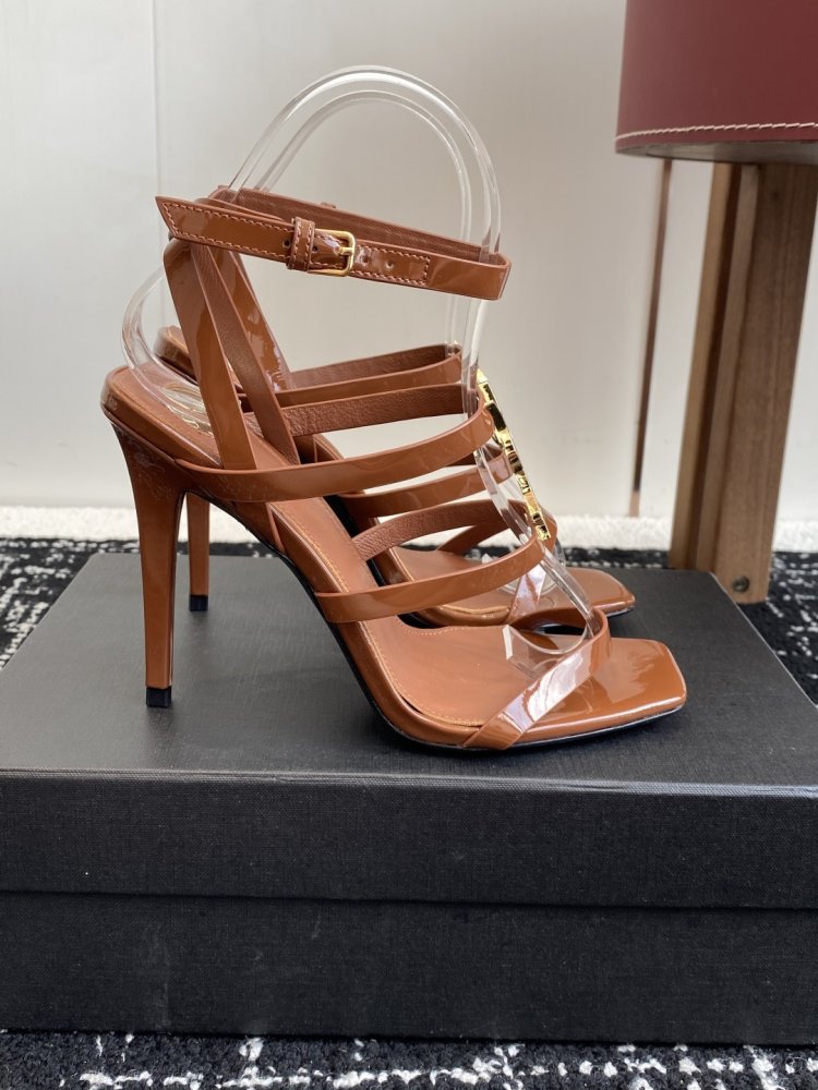 Босоножки фото 2