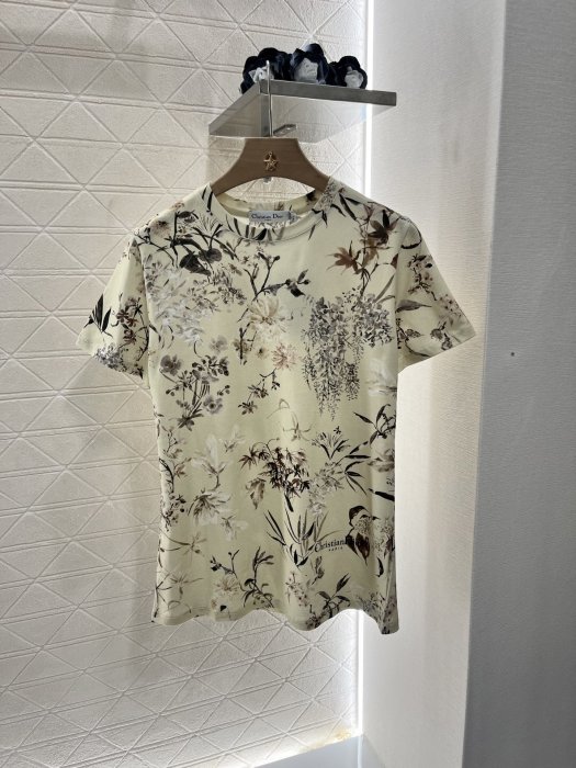 Футболка женская