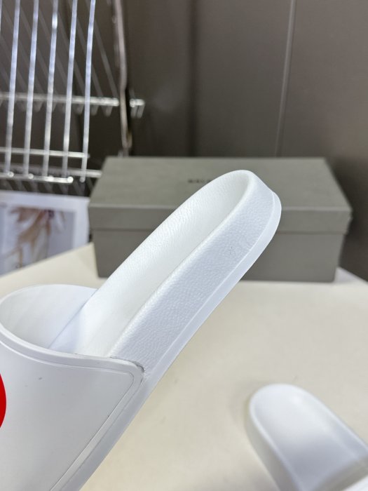 Шлепанцы фото 8