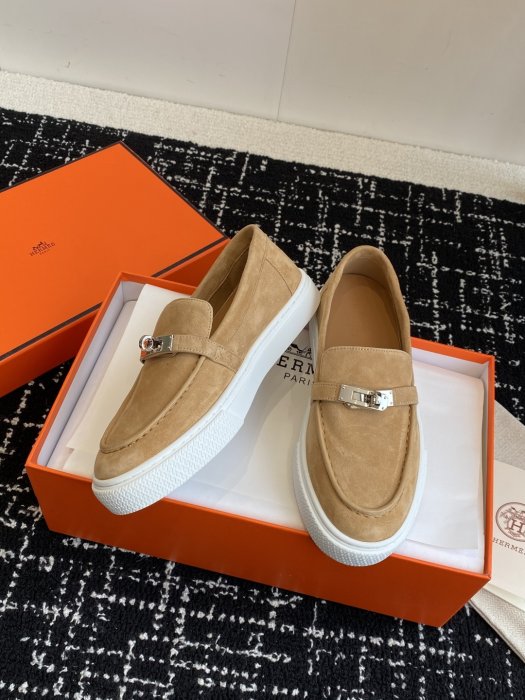 Лоферы кожаные женские фото 5