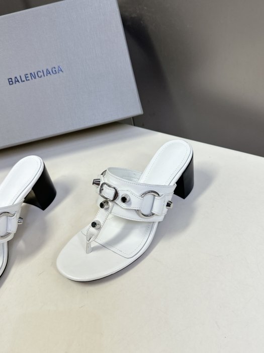 Босоножки фото 3