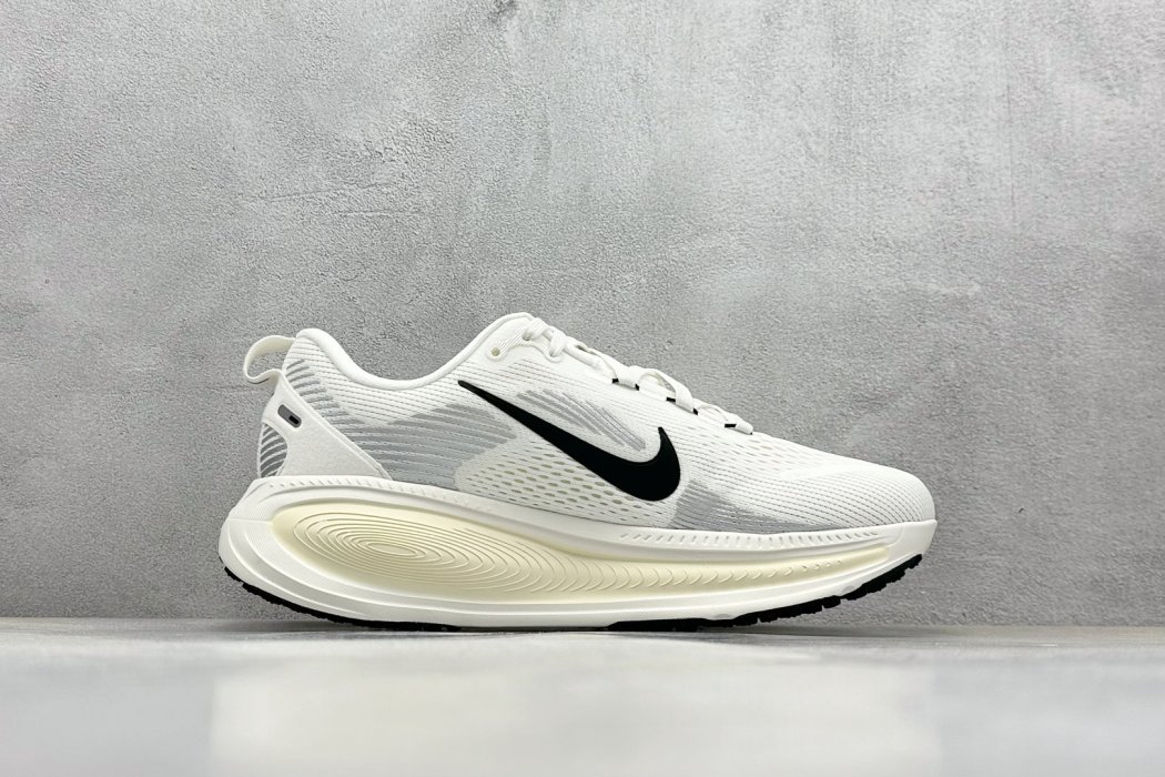 Кроссовки Zoom VOMERO 18 фото 2