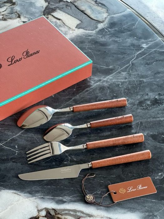 Набор столовых приборов из древесины махагони фото 7