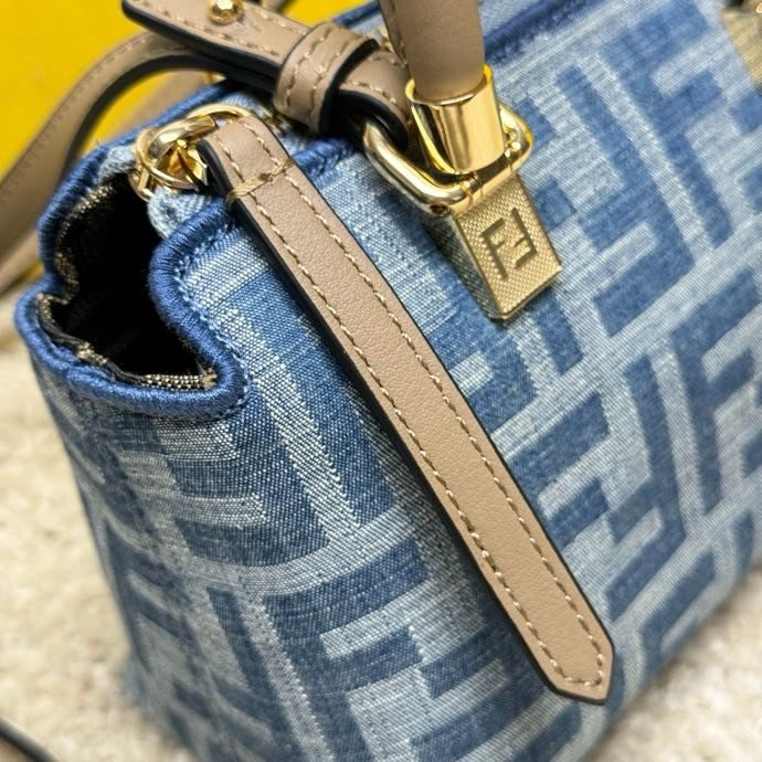 A bag women's By The Way Boston 20 cm фото 3